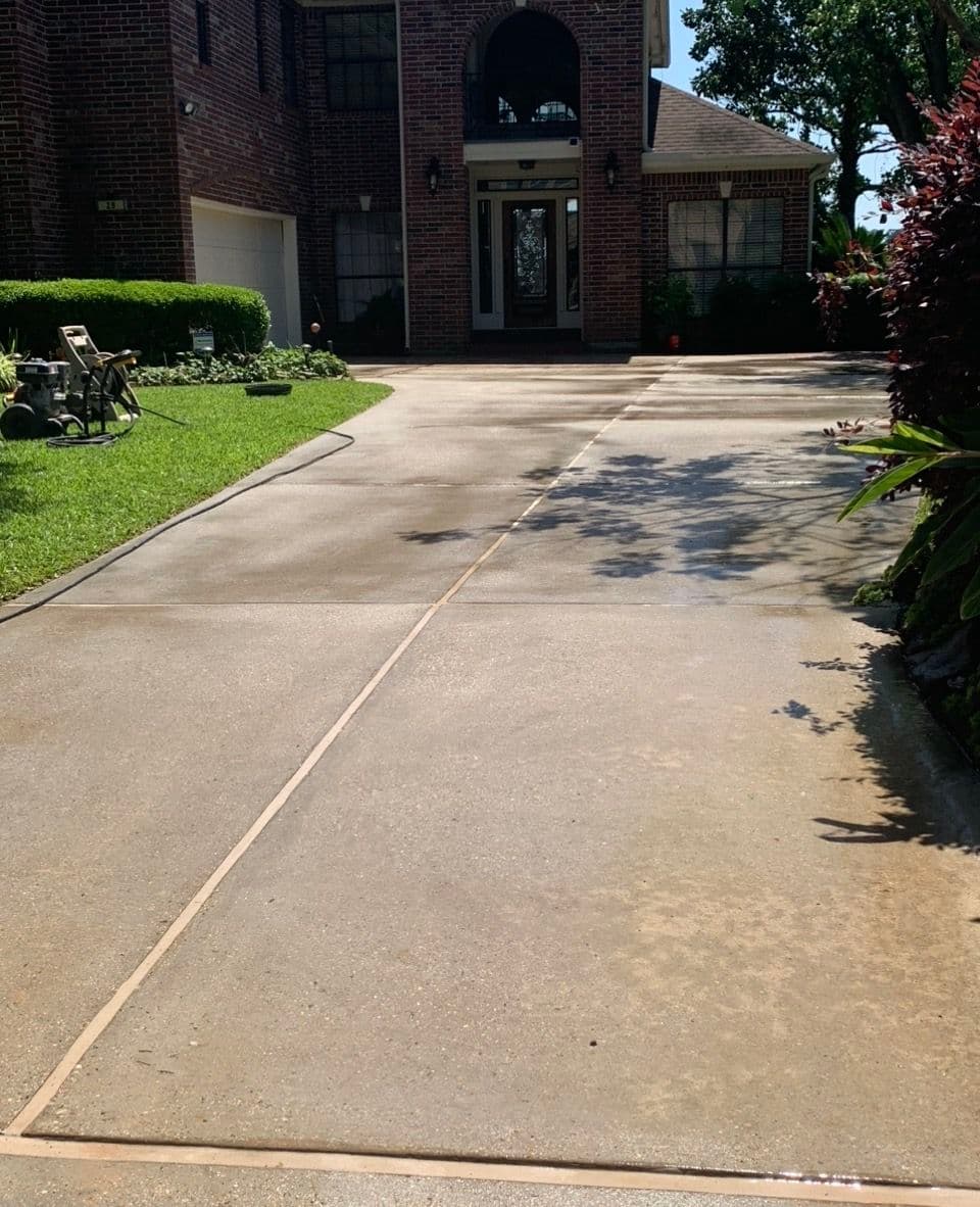 Project Driveway and Garage Pressure Wash Magic image