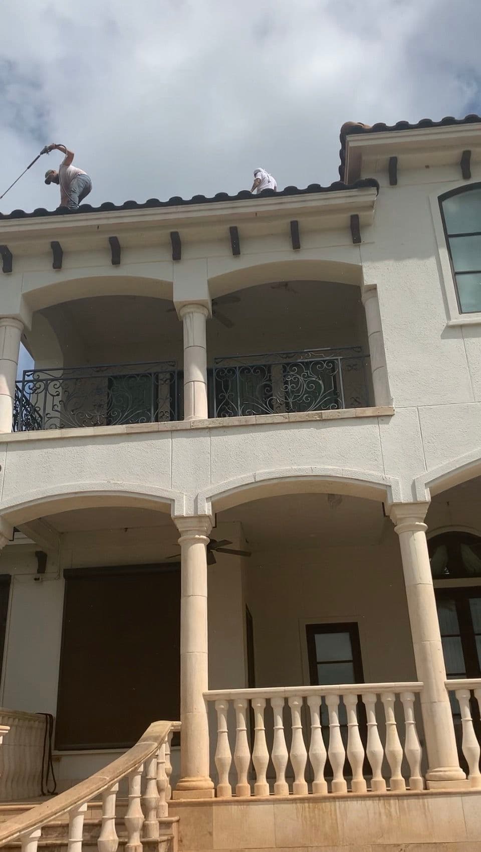 Project Expert Roof Soft Washing for a Stunning Home image