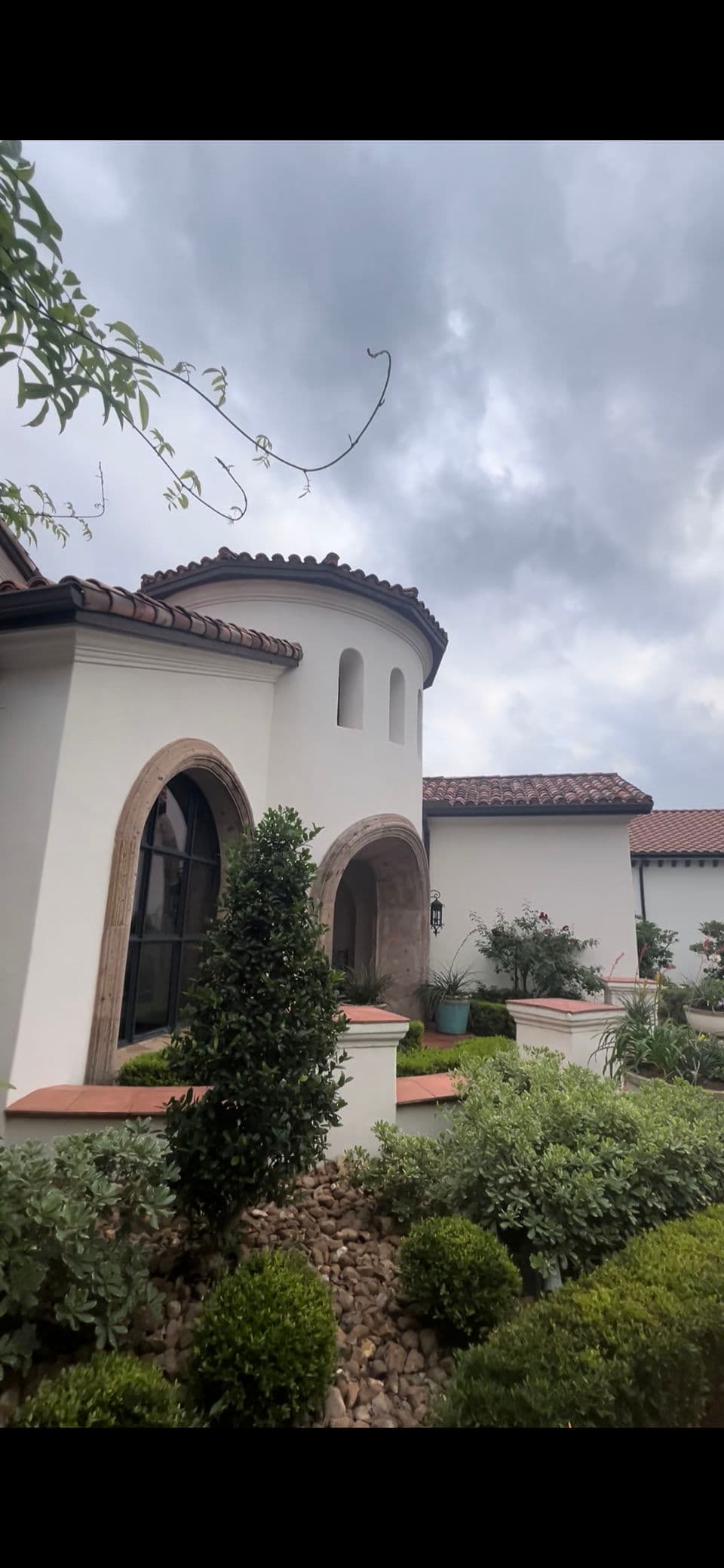 Full-Service Clean and Wash on a Spanish-Style Estate image