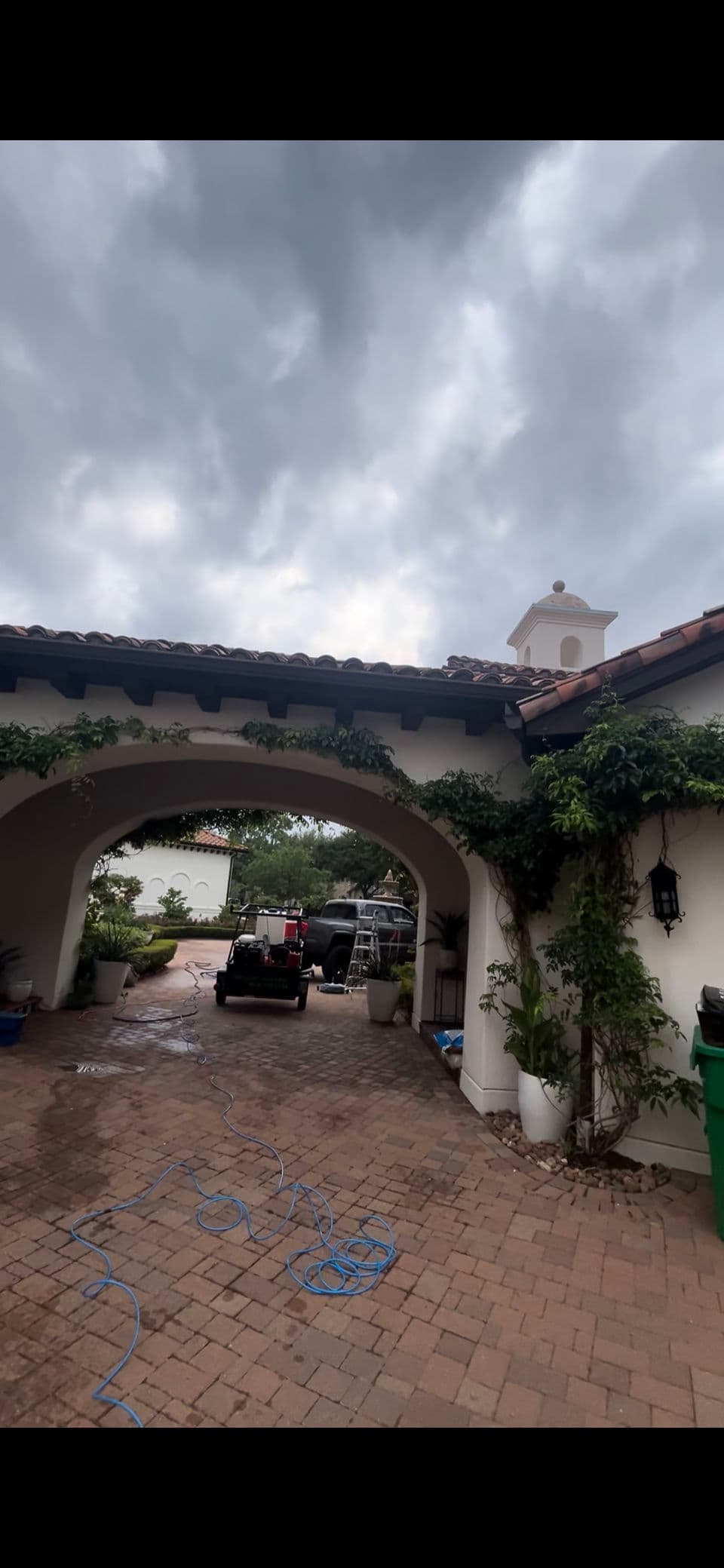 Gallery photos for Full-Service Clean and Wash on a Spanish-Style Estate: Image #2