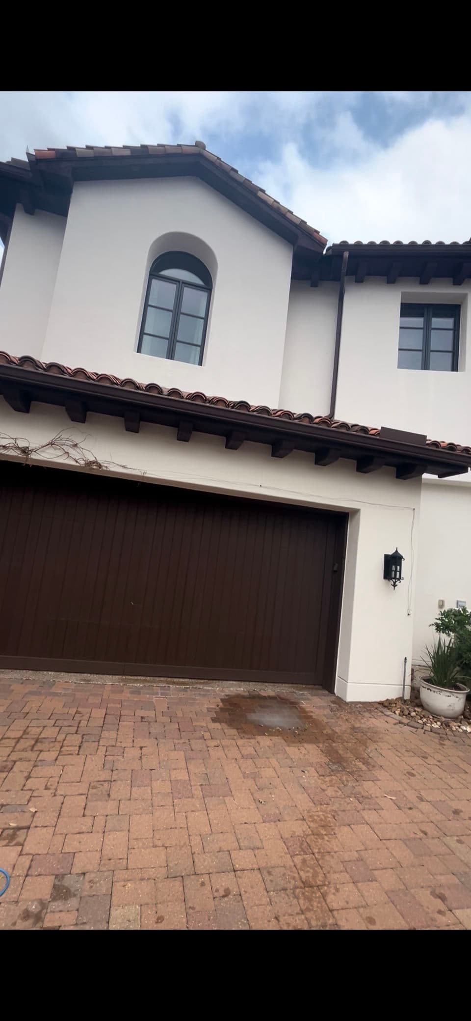 Gallery photos for Full-Service Clean and Wash on a Spanish-Style Estate: Image #1