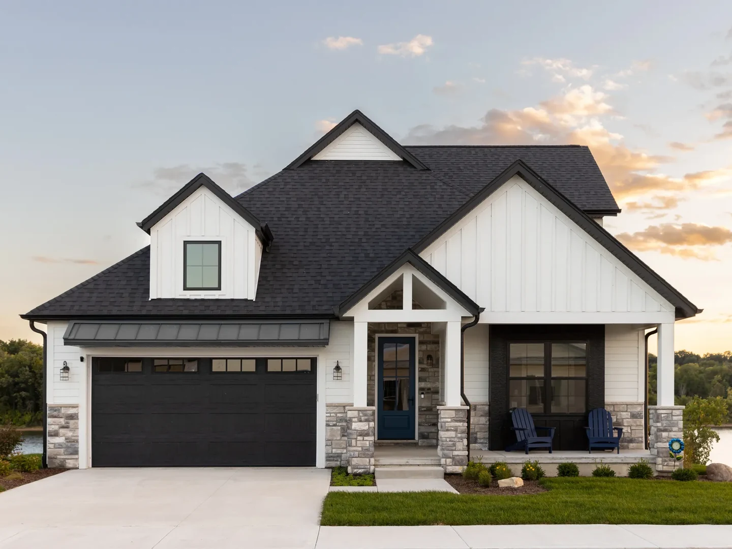 Lakefront home before and after a simulated pressure wash